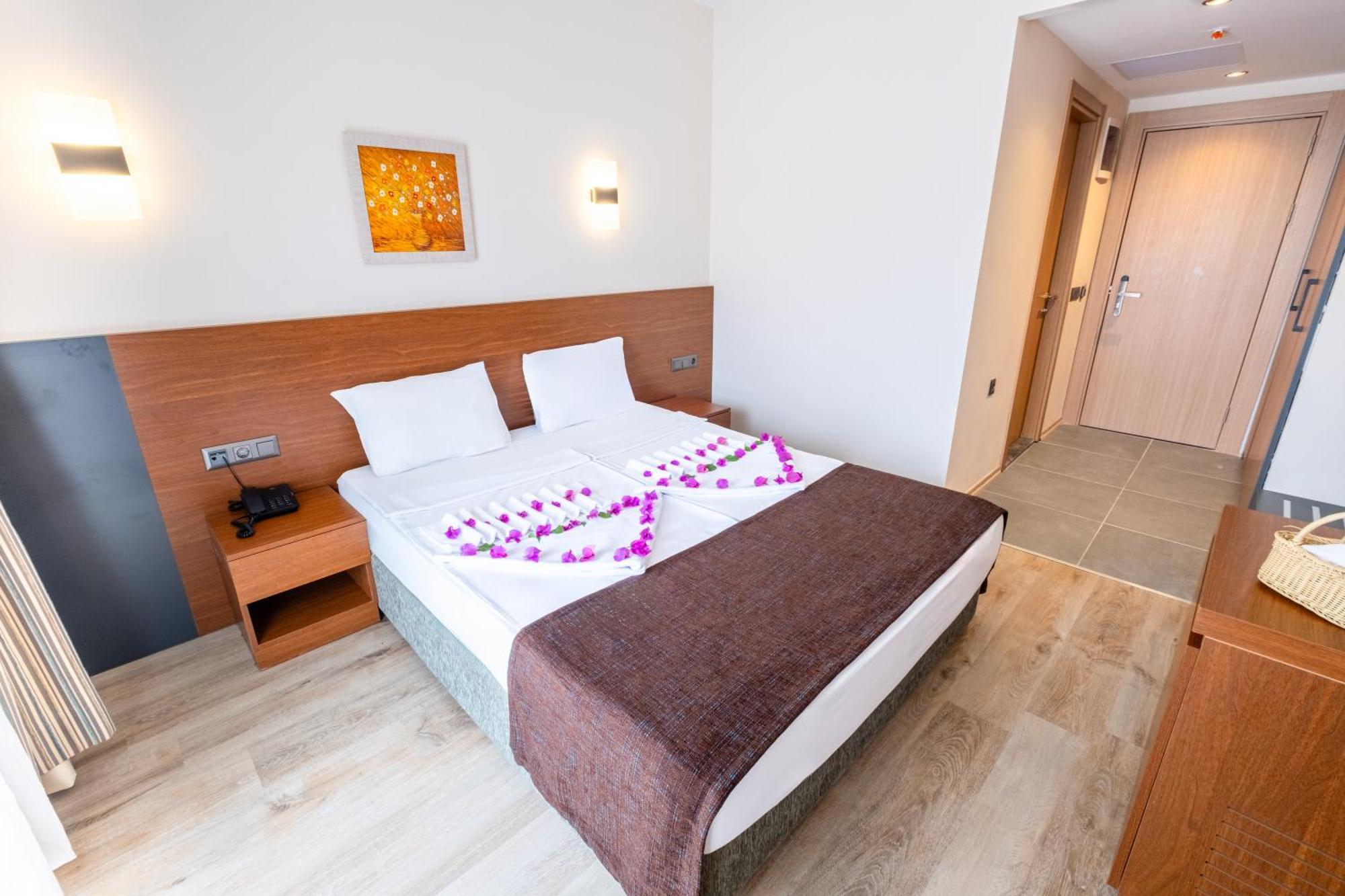 Viking Express Hotel Kemer Exterior photo